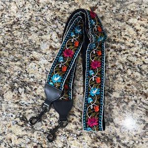 Floral embroidered banjo strap